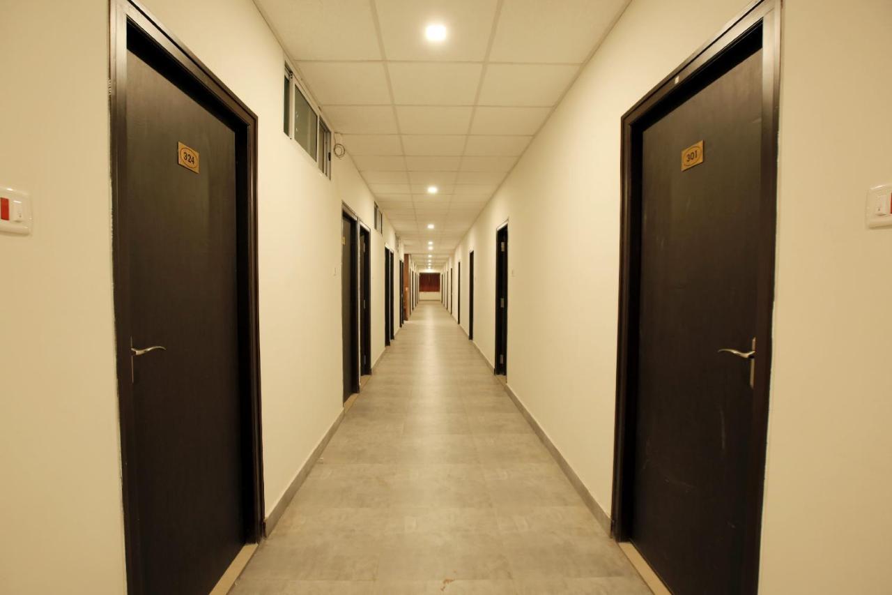 Hotel Ak International Ullāl Екстериор снимка