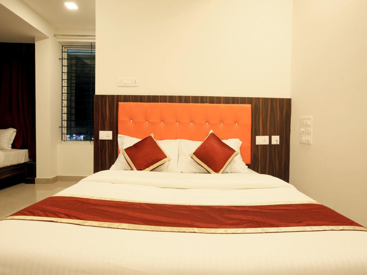 Hotel Ak International Ullāl Екстериор снимка