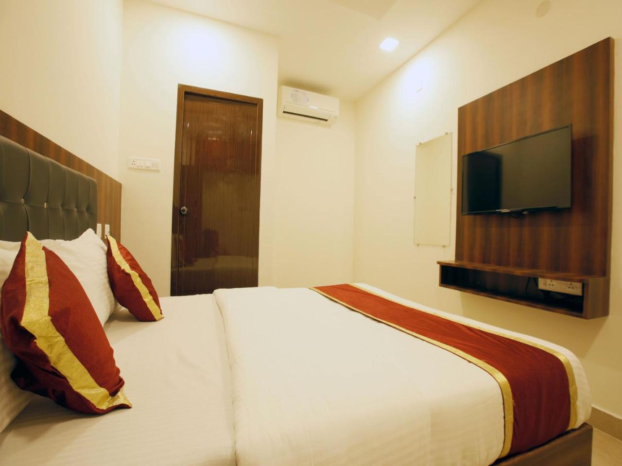 Hotel Ak International Ullāl Екстериор снимка